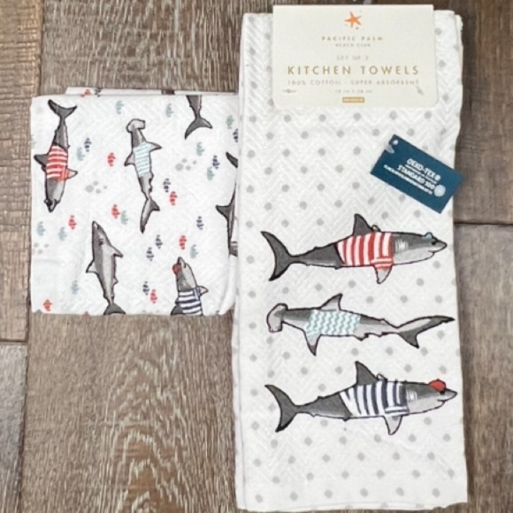 Envogue - ‘Patriot Sharks 🦈’ dish towels (2). NWT Firm!